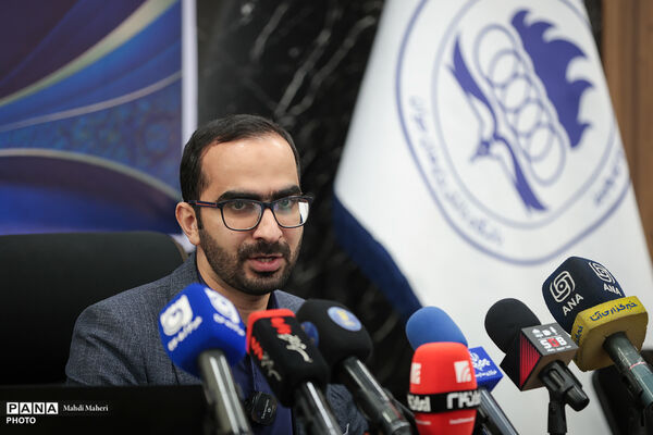 نشست خبری رئیس باشگاه دانش‌پژوهان جوان