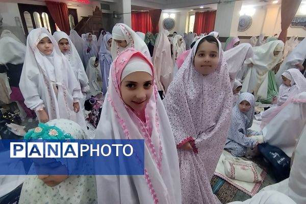 آیین جشن تکلیف دانش‌آموزان دختر شهرستان پردیس در فضایی معنوی و باشکوه