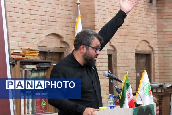 مراسم چهلمین روز شهادت شهدای اقتدار با حضور گسترده مردم کردستان در سنندج 