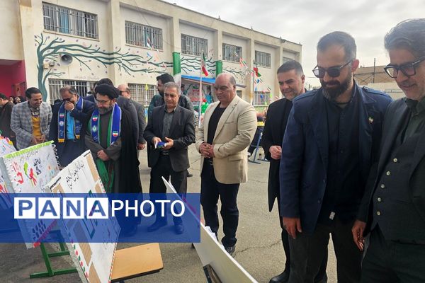  همایش «یاوران انقلاب» با محوریت نقش آفرینی دانش آموزان در گام دوم انقلاب