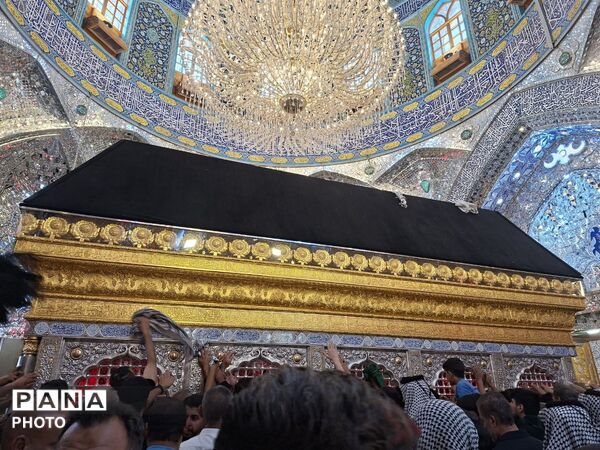 ایوان نجف از قاب پانا