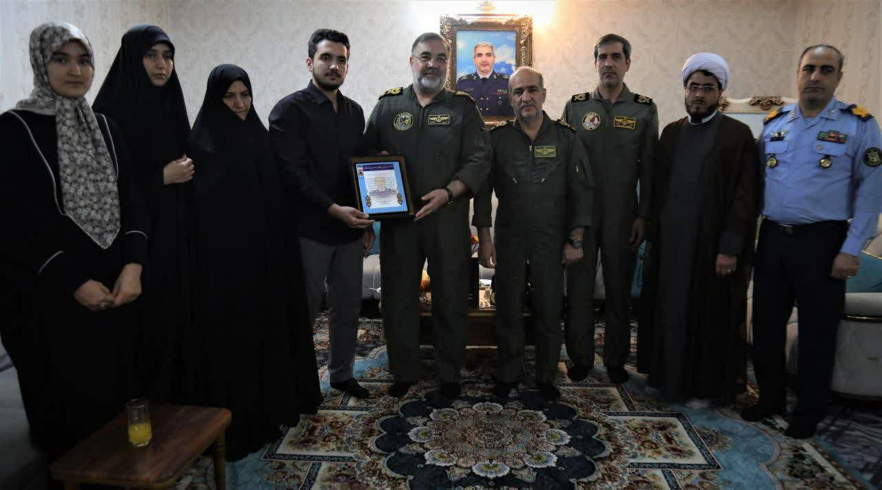 دیدار فرمانده نیروی هوایی ارتش با خانواده شهدای خدمت