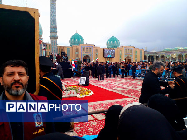 مراسم تشییع و خاکسپاری دو شهید گمنام دوران دفاع مقدس در قم