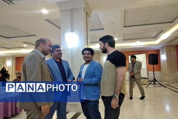 دوره و کارگاه تعاملی مربی، راهبر نسل جدید در مشهد