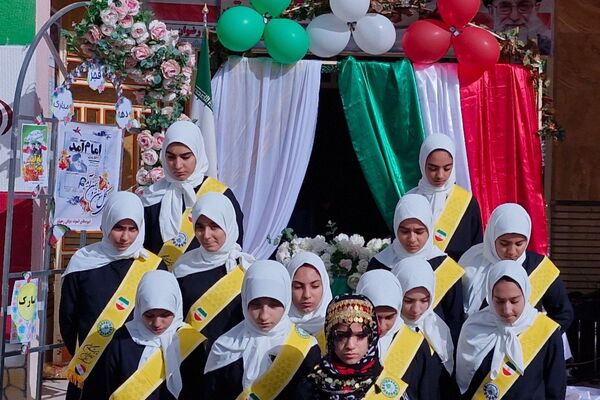 جشن سالگرد پیروزی انقلاب اسلامی در مدارس شهرستان صحنه