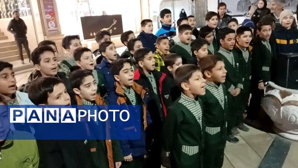 سرود خیابانی به‌مناسبت دهه فجر در کاشمر