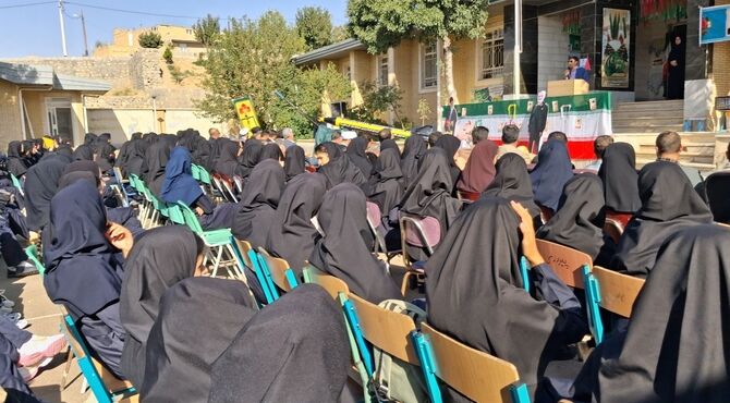 آغاز سال تحصیلی جدید در دبیرستان پیروزی منطقه بزینه‌رود