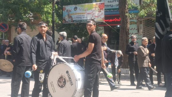 مراسم زنجیر زنی و سینه زنی به مناسبت سالگرد رحلت امام در نیشابور 