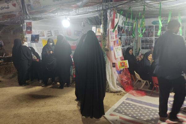نمایشگاهی برا آشنایی با شهیدان