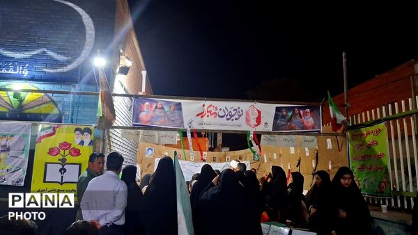 بازدید امام جمعه و شهردار کاشمر از موکب بسیج دانش آموزی و فرهنگیان 
