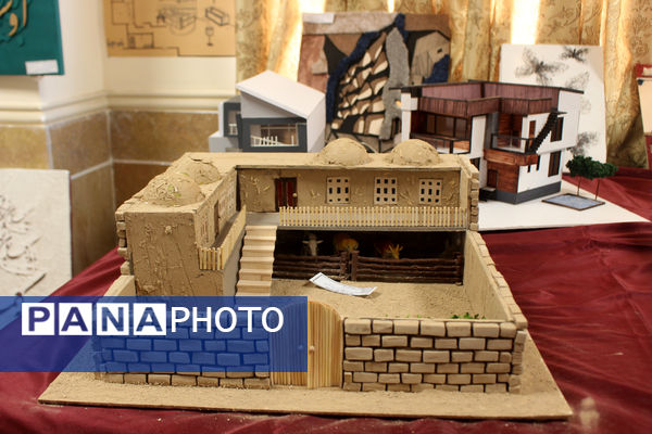 برپایی نمایشگاه هفته مشاغل در هنرستان شهید مهدی هندویان قم