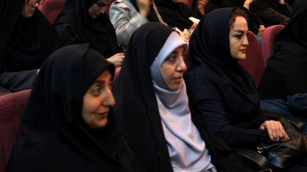 همایش بزرگداشت مقام معلم آموزش و پرورش ناحیه 2 زنجان