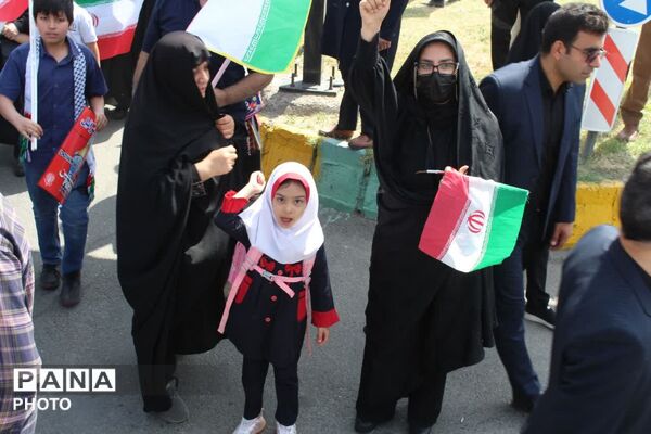 حضور دانش‌آموزان آموزشگاه نوریه در راهپیمایی روز قدس