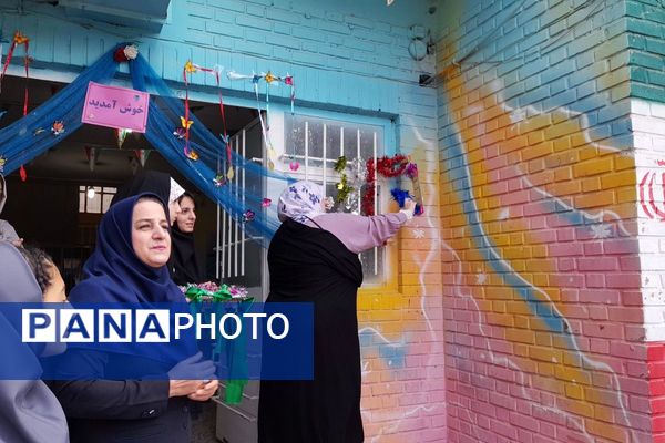 از درس تا دفاع مقدس،دانش آموزان پای کار یاد شهدا با طنین صدای زنگ مقاومت و ایثار 