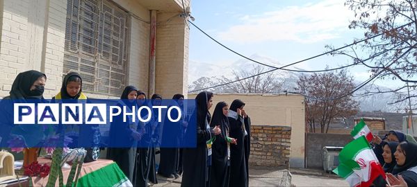 گرامیداشت یوم الله ۲۲بهمن ماه و دهه فجر در دبیرستان حضرت فاطمه(س) شهر بار نیشابور 