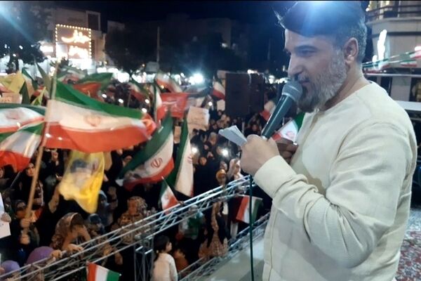 بیداری در دل شب؛ همصدایی برای وطن
