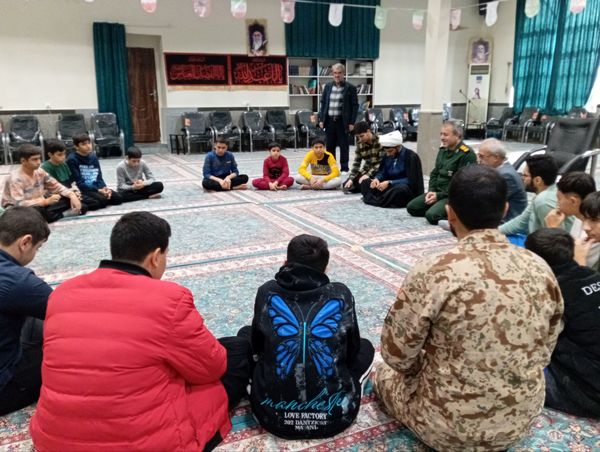  تجلی بندگی و تربیت در فضای اعتکاف دانش‌آموزی خداآفرین