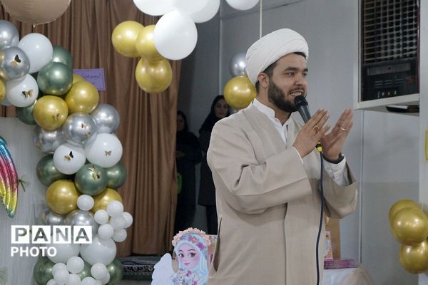 لبخند بندگی در دل‌های کوچک