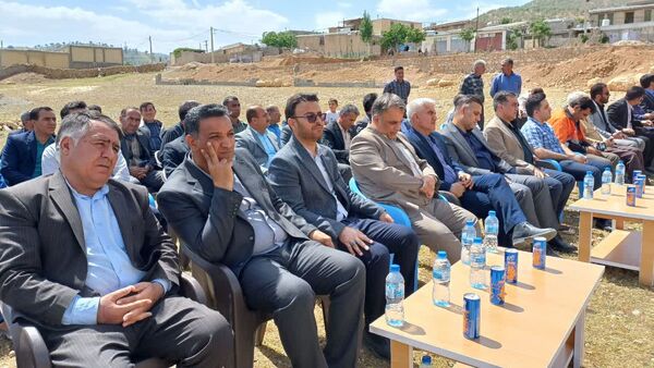 آیین کلنگ‌زنی مدرسه 12 کلاسه در دیشموک 