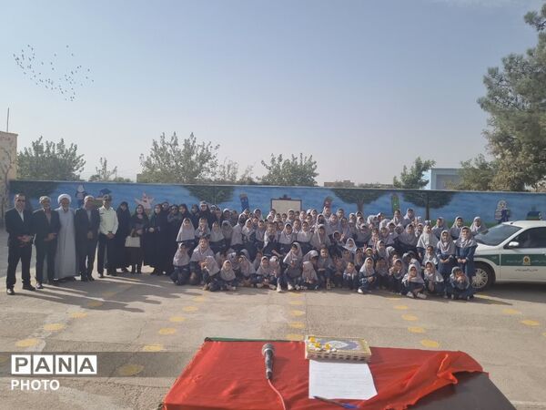هفته ی نیروی انتظامی در آموزشگاه زهرا عبداللهیان ارغا