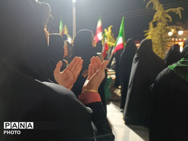 رمز موفقیت پیروزی ایران اتحاد مردم با نیروی مسلح است 