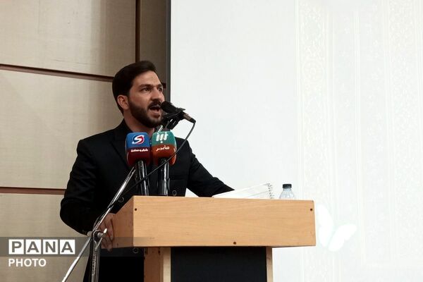 عصر شعر غدیر نصیرشهر با حضور شاعران کشور