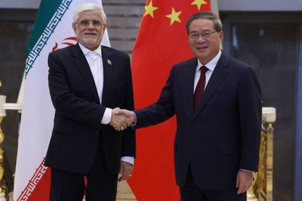 محکومیت صریح تجاوزات آمریکا و رژیم صهیونی توسط چین در گفتگو با معاون اول رئیس‌جمهور / مخالفت قاطع پکن با تحریم‌های آمریکا  