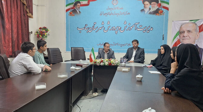 دانش‌آموزان بنابی مطالبات خود را مستقیم با مسئولان آموزش‌وپرورش مطرح کردند