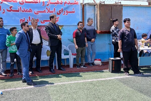 مسابقات مینی فوتبال دانش‌آموزان دوره اول ودوم ابتدایی در بهارستان‌۲