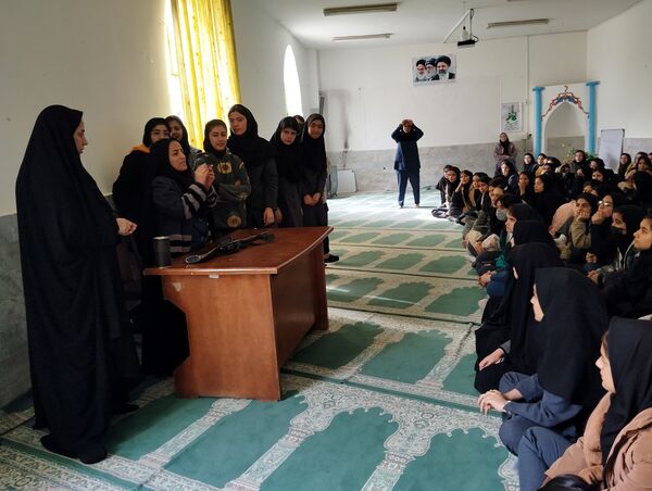 آموزش آمادگی دفاعی در سطح مدارس شهر آشخانه