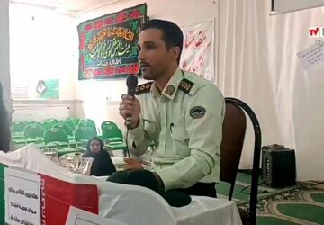 گرامیداشت هفته نیروی انتظامی در دبیرستان سید احمد فاتحی ۱