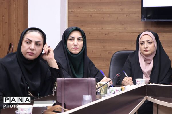 پیشگیری از آسیب‌های اجتماعی؛ محور اصلی نشست راهبردی مدیران مدارس ناحیه یک بهارستان