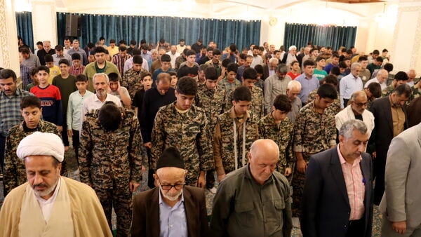 نماز جمعه سیاسی دشمن شکن بندپی شرقی با حضور نوجوانان و جوانان بسیجی