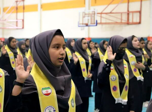 آیین استانی نواختن زنگ انقلاب استان خراسان رضوی در ناحیه ۵ مشهد