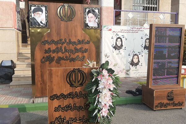 مدرسه فرزانگان ملارد میزبان نمایشگاه دستاوردهای علمی دانش‌آموزان