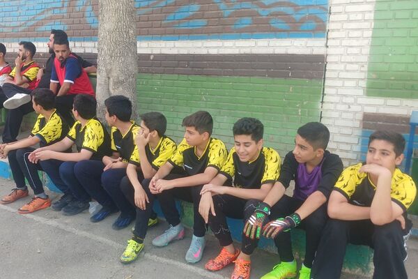 برگزاری مراسم افتتاحیه زمین چمن مصنوعی در دبیرستان شاهد علامه طباطبایی ناحیه دو شهرری 