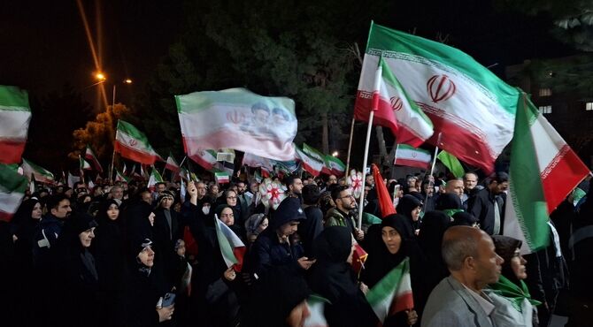 بیعت مردم البرزی با رهبر معظم انقلاب در میادین استان