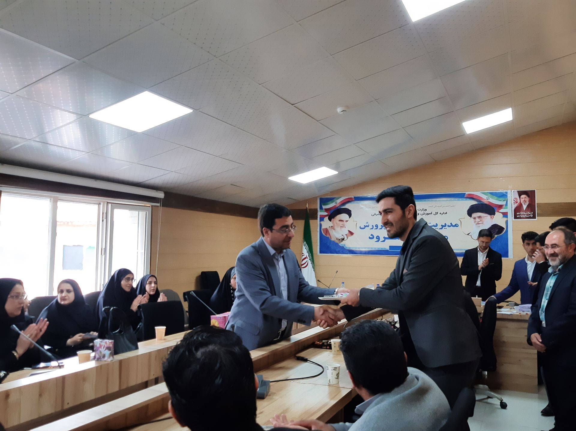 طنین مهر و تربیت در دیار پروفسور هشترودی 