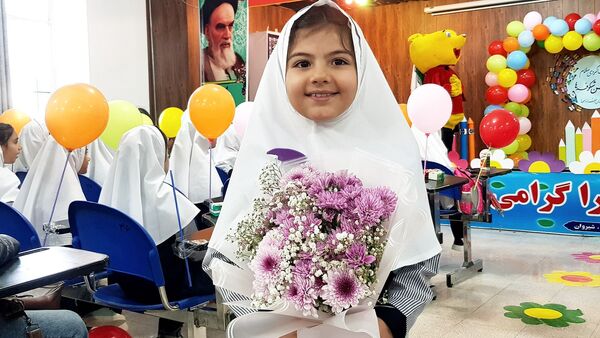 جشن شکوفه‌های دبستان دخترانه سما شیروان 