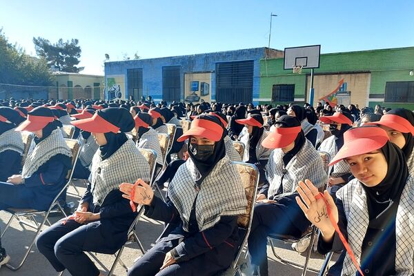 آیین نواختن زنگ استکبارستیزی در هنرستان اولیا کهریزک