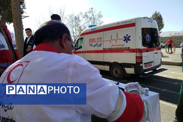 دانش‌آموزان مدرسه شهید باهنر لردگان آماده مقابله با زلزله شدند