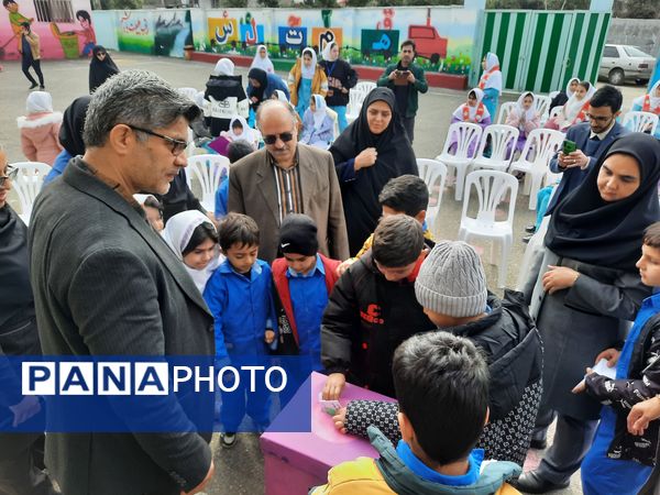 روز درختکاری و نیکوکاری در دبستان ارشاد قائمشهر