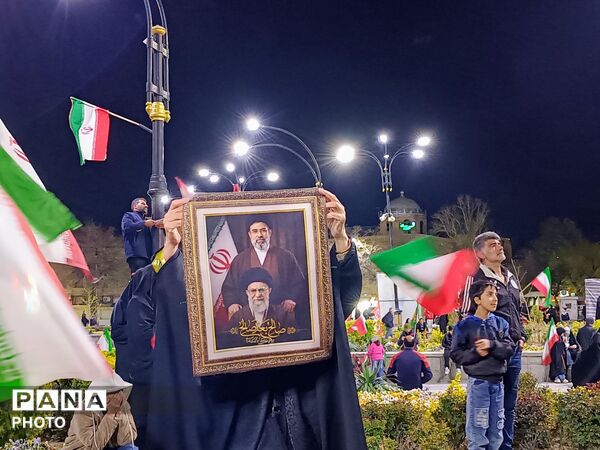 میدان خالی نمیشود 