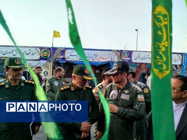 بازدید فرمانده پایگاه پنجم رزمی هوانیروز مشهد از دومین کنگره ملی شهید مدرس (ره) 