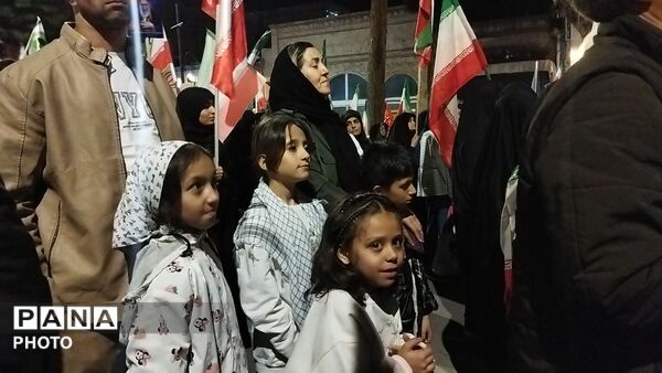 از پیر تا کودک برای حفظ  وطن آمدند-۱