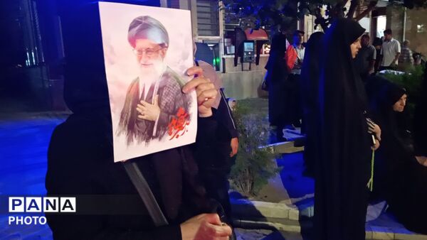 طنین دعای استغاثه در شب‌های مسجد جامع با حضور قلب مؤمنان
