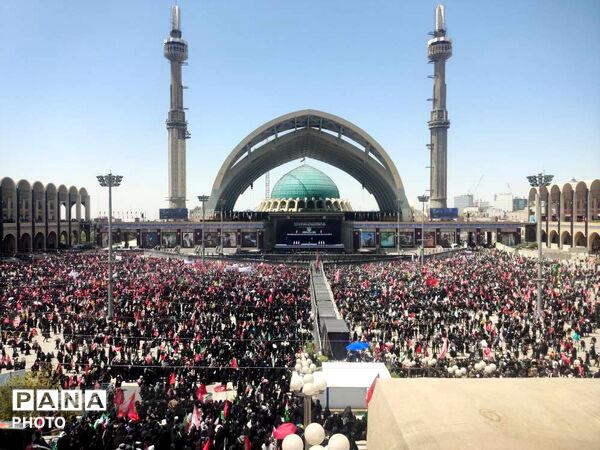 مصلی امام خمینی(ره) تهران میزبان آیین باشکوه وداع با پیکر مطهر رهبر شهید