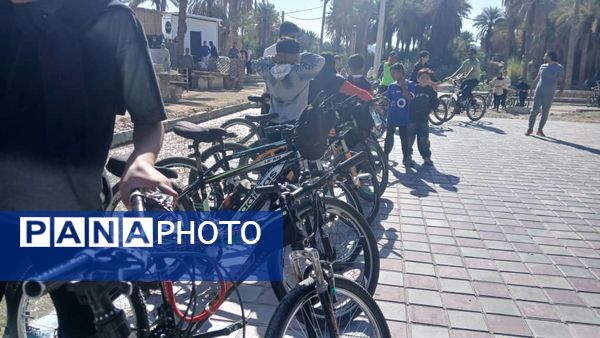 همایش دوچرخه‌سواری در فین 