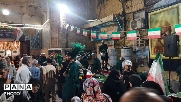 فعالیت چایخانه حضرت فاطمه  زهرا (س) در نود و ششمین شب از اجتماعات مردمی 