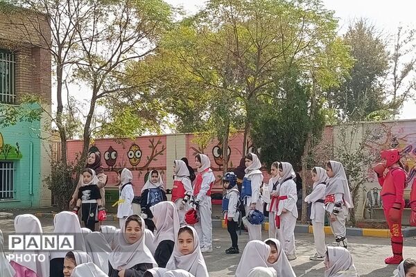 آغاز المپیاد ورزشی مدرسه هاشمی رفسنجانی ۲ ورامین با حضور پرشور دانش‌آموزان
